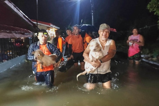 Bão Bualoi tàn phá Philippines, ít nhất 4 người thiệt mạng