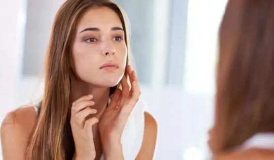 Cách phòng tránh các vấn đề da thường gặp vào mùa Thu