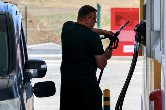 Nga rơi vào tình trạng thiếu hụt xăng dầu