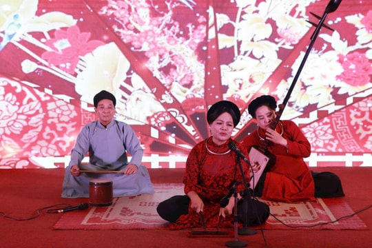 Hấp dẫn Liên hoan ca trù Hà Nội lần thứ IV