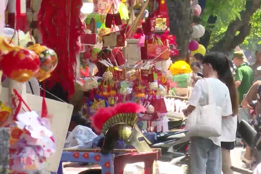 Trung thu sớm trên phố Hàng Mã