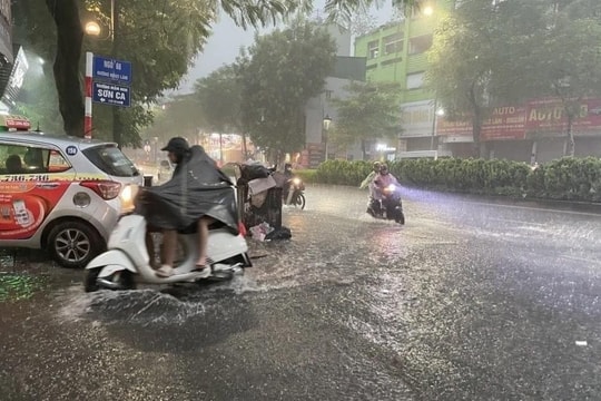Dự báo thời tiết Hà Nội ngày 27/9: Mưa rào rải rác ngày cuối tuần