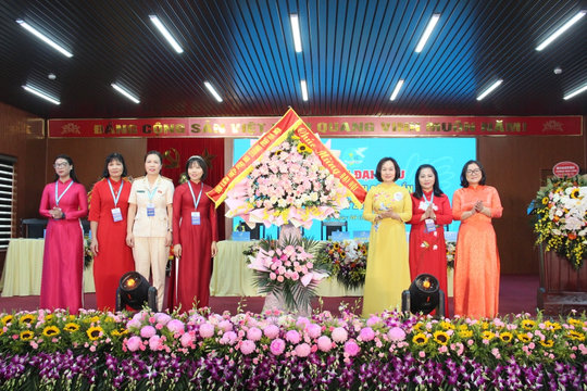 Hội LHPN phường Định Công tổ chức thành công Đại hội đại biểu lần thứ I: Chung sức xây dựng phường Định Công văn minh, phát triển, hạnh phúc