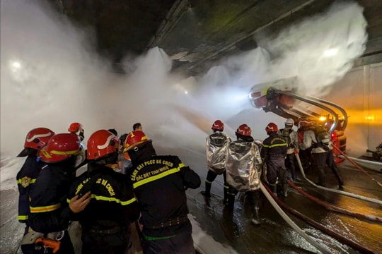 Hàng trăm người diễn tập chữa cháy, cứu nạn trong đường hầm sông Sài Gòn