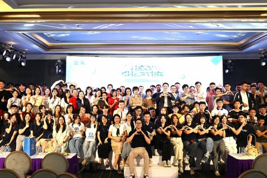 Chào đón 200 tân sinh viên HOCMAI - cùng 2K7 viết tiếp tương lai