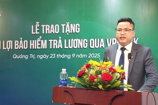 Người lao động nhận trợ cấp mất việc từ gói bảo hiểm VPBank
