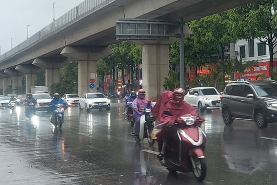 Bão số 10 vào đất liền, Hà Nội mưa lớn từ sáng 29-9