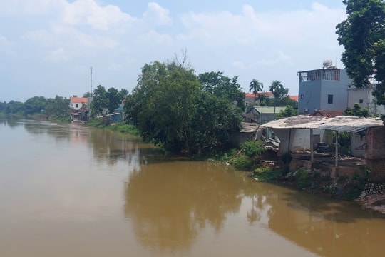 Hà Nội tiếp tục mưa lớn, lũ sông bắt đầu lên