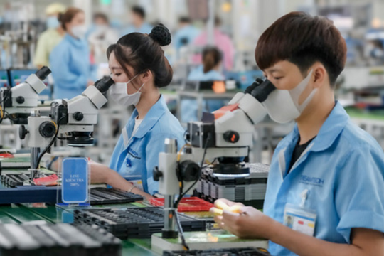 [Podcast] Bộ Nội vụ đề xuất tăng lương tối thiểu vùng lên 7,2% từ 1-1-2026