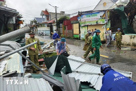 Cảnh tan hoang sau bão số 10 tại các địa phương ở Thanh Hóa