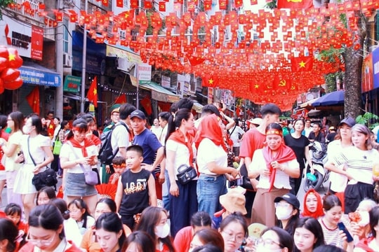 Hà Nội: Khách nội địa tăng trưởng ấn tượng trong 9 tháng
