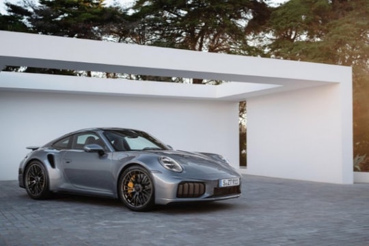 Porsche 911 Turbo S - Dòng xe toàn diện hàng đầu trong phân khúc