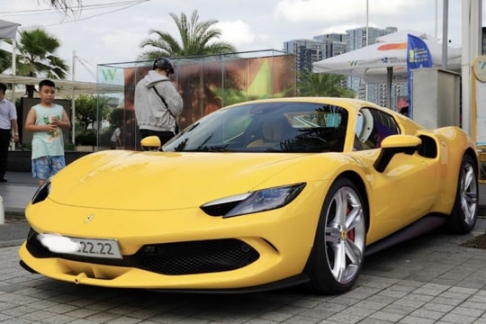 Ferrari 296 GTS xuất hiện tại TP.HCM với màu vàng Giallo Modena nổi bật