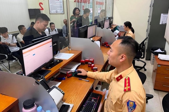 [Podcast] Giảm 30% phí đăng ký xe để kích cầu thị trường