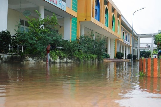 Xã Quốc Oai nhiều điểm trường học bị ngập úng do mưa lớn