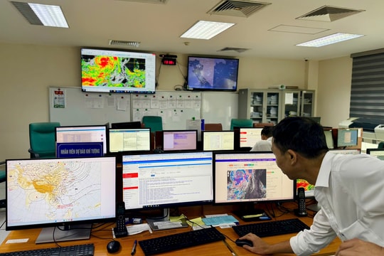 Tránh bão, 316 chuyến bay phải đổi đường bay