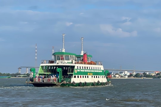 TP Hồ Chí Minh: Doanh nghiệp tài trợ 3 phà bến Bình Khánh đi Cần Giờ