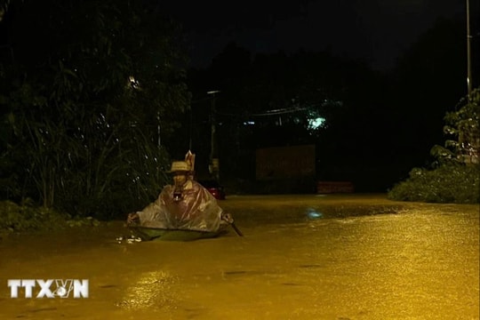 Một số tuyến đường ở Lào Cai bị ngập sâu trong đêm