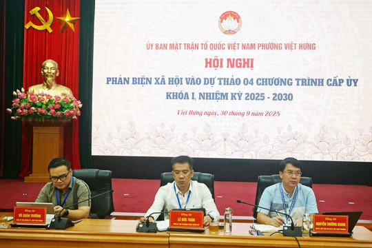 Ủy ban MTTQ Việt Nam phường Việt Hưng phản biện vào dự thảo 4 chương trình cấp ủy Khóa I