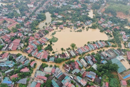 Bí thư Thành ủy Hà Nội gửi thư thăm hỏi các tỉnh bị thiệt hại do bão số 10