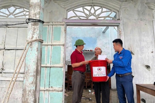 Hội Chữ thập đỏ Việt Nam cứu trợ khẩn cấp người dân vùng bão số 10