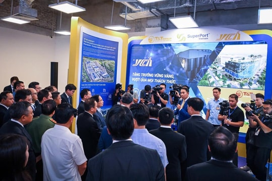 Tiếp tục đẩy mạnh ứng dụng AI, “siêu cảng” Việt Nam SuperPort™ của T&T Group gây ấn tượng mạnh tại VIIE 2025