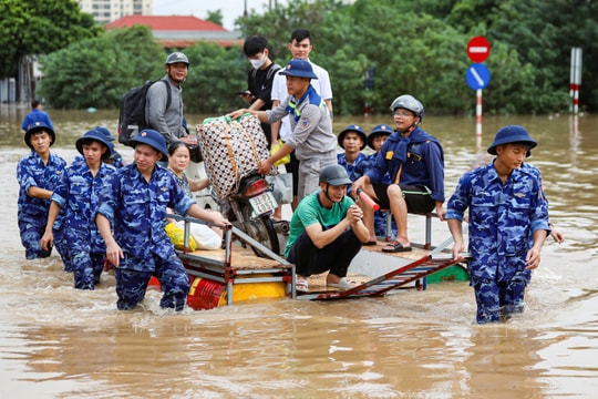 Mưa ngập bất thường và góc nhìn lý trí, khách quan