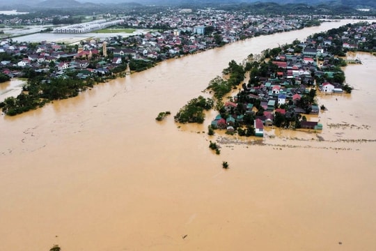Khẩn trương thống kê thiệt hại, triển khai khắc phục hậu quả bão số 10 và mưa lũ
