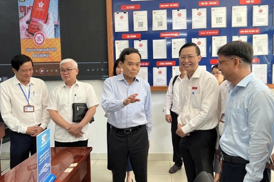 Bí thư Thành ủy TP Hồ Chí Minh Trần Lưu Quang chỉ đạo gỡ khó phường Dĩ An