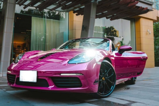 Hot girl Hà Nội chi tiền tỷ tậu Porsche 718 Boxster Style Edition