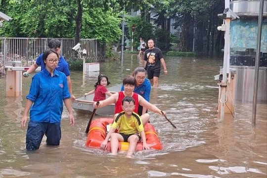 Thanh niên Thủ đô xung kích khắc phục hậu quả mưa bão
