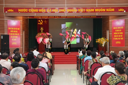 Phú Thượng: Thực hiện phong trào “Tuổi cao - Gương sáng” gắn với xây dựng đời sống văn hóa