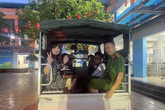 Công an Hà Nội đồng hành cùng nhân dân ứng phó thiên tai