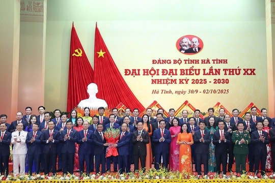 Thường trực Ban Bí thư Trần Cẩm Tú tham dự và chỉ đạo Đại hội Đảng bộ tỉnh Hà Tĩnh