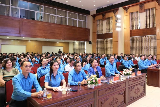 Quyết tâm đưa Công đoàn xã, phường, Công đoàn các KCNC&KCN đi vào hoạt động thực chất, hiệu quả