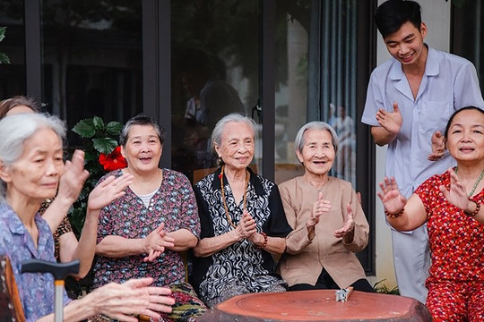 Ngày Quốc tế Người cao tuổi (1/10) và Tháng Hành động vì người cao tuổi năm 2025: Để người cao tuổi là vốn quý của dân tộc
