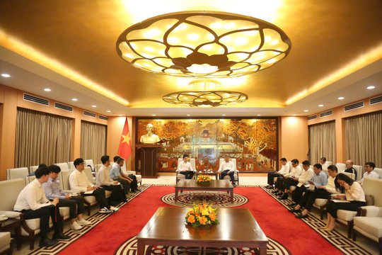 Hà Nội hợp tác tập đoàn Hàn Quốc phát triển hạ tầng xe điện