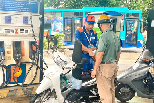 Hai mặt hàng xăng tăng giá, mức tăng không đáng kể