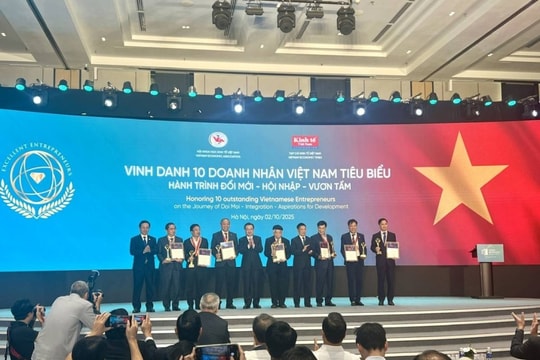 Doanh nhân Johnathan Hạnh Nguyễn: “Thành công phải song hành cùng trách nhiệm với cộng đồng”