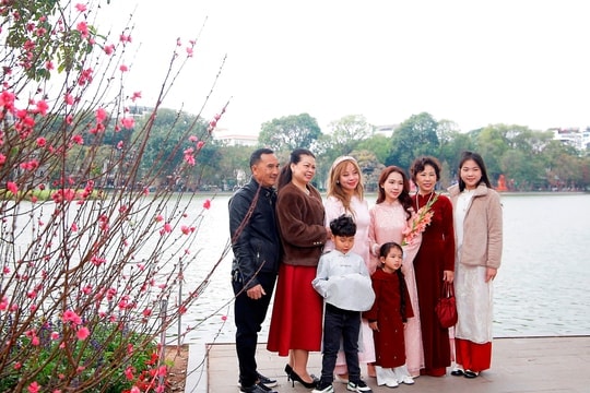 [Podcast] Bộ Nội vụ đề xuất nghỉ Tết Bính Ngọ trong 9 ngày