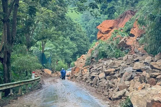 Lào Cai tăng cường ứng phó, đảm bảo an toàn du lịch sau bão số 10