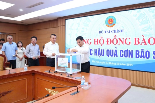 Bộ Tài chính quyên góp hỗ trợ đồng bào khắc phục hậu quả cơn bão số 10