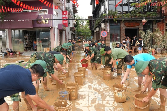 Chỉ đạo của Bộ Chính trị về khắc phục hậu quả do bão số 10 gây ra