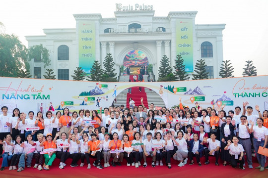 Gần 1.000 phụ huynh hội tụ để tìm lại chính mình và kết nối cùng con