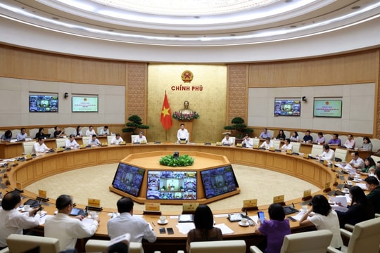 Phó Thủ tướng Lê Thành Long: Cố gắng để việc tuân thủ pháp luật trở thành tự thân