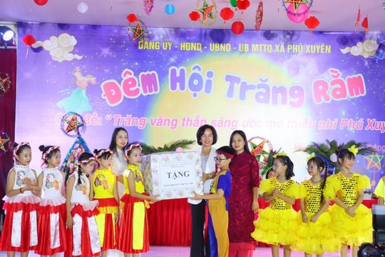 Thiếu nhi Phú Xuyên hân hoan "Đêm hội trăng rằm"