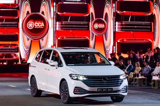 Volkswagen Viloran thắng giải “Xe Gia Đình Của Năm hạng 2-5 tỷ đồng”
