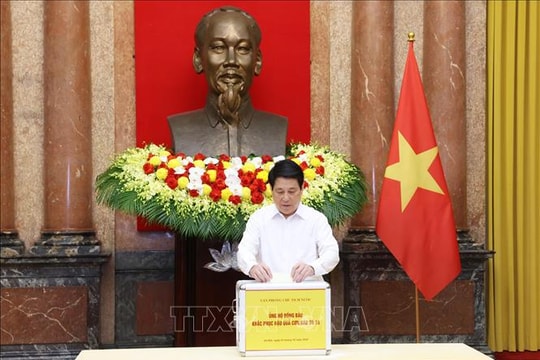 Văn phòng Chủ tịch nước quyên góp, ủng hộ đồng bào khắc phục hậu quả cơn bão số 10