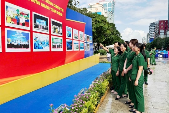 Khai mạc triển lãm chào mừng Đại hội Đảng bộ thành phố Hồ Chí Minh lần thứ I