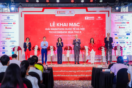 Khai mạc giải Marathon Quốc tế Hà Nội Techcombank mùa thứ 4: Giải chạy biểu trưng của Thủ đô, kết nối cộng đồng, tôn vinh giá trị di sản – văn hóa